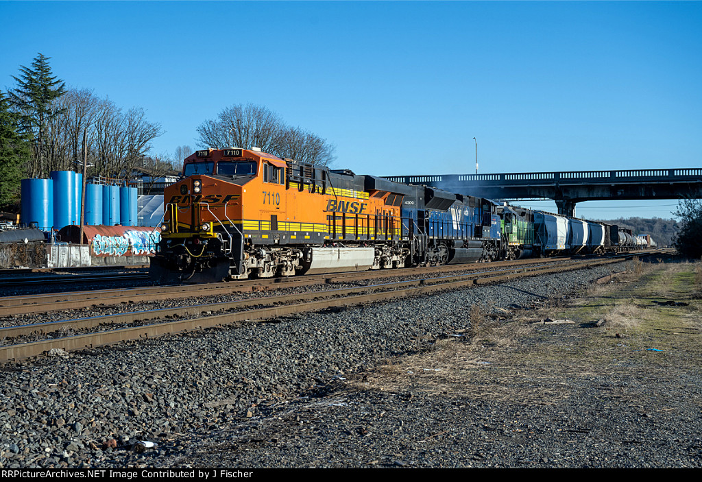 BNSF 7110